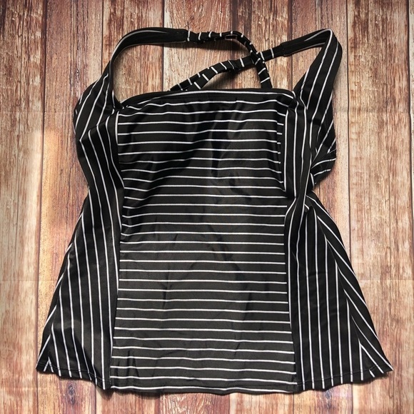 All in Motion Tankini - Picture 1 of 4